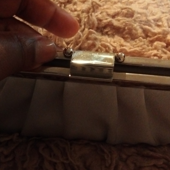 Clutch - Picture 3 of 4